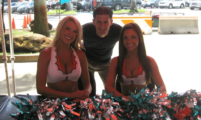 Ćelave Cheerleadersice u Indianapolisu