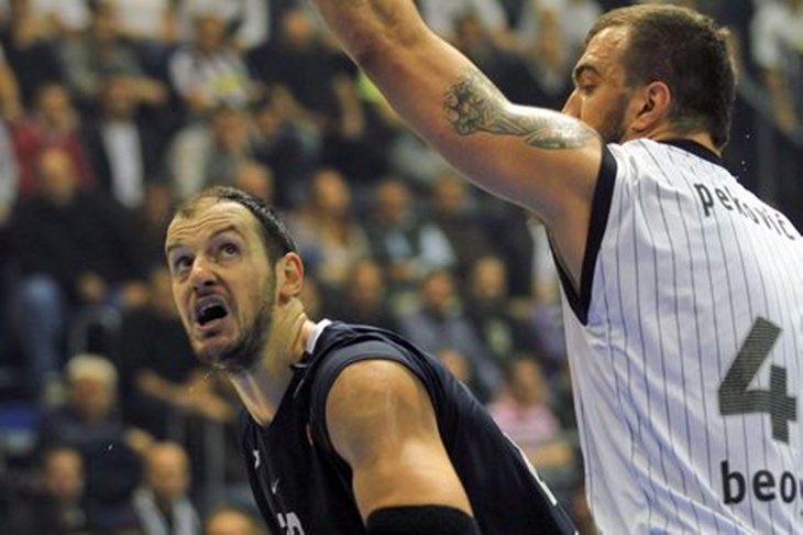 Efes uvjerljiv u Beogradu