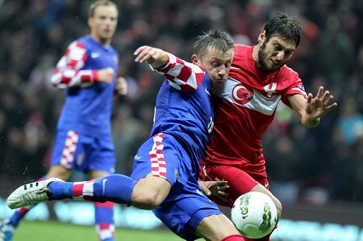 Vratila se slavonska lola