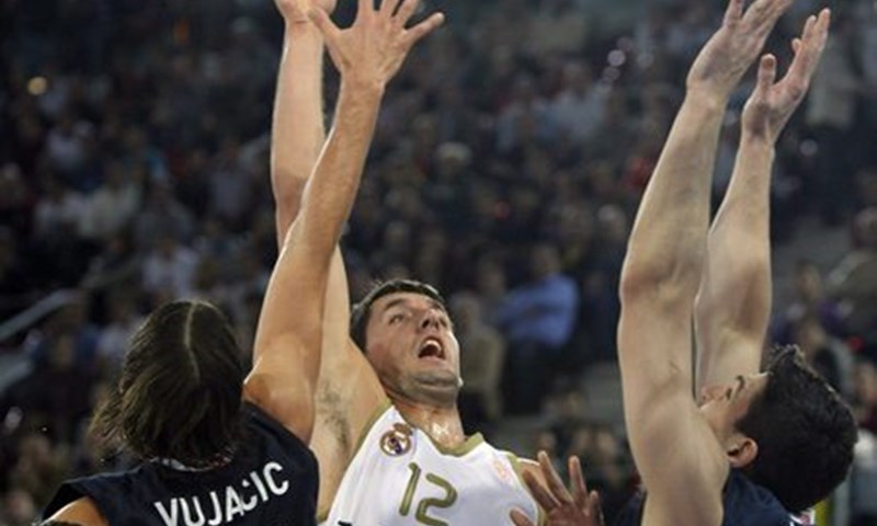 Simon u petorci kola, Mirotić MVP