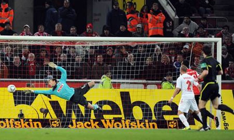 Podolski spasio bod, asistencija Jajala