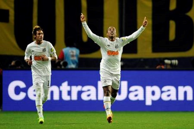 Video: Tri bisera Santosa za finale