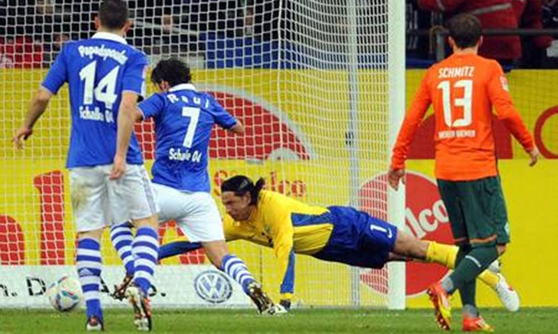 Werder potopljen uz hat-trick Raula