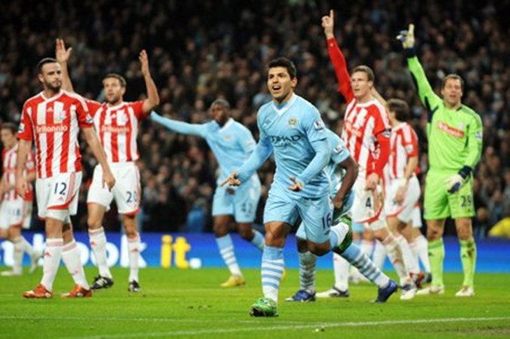 Londončani love lidere iz Manchestera