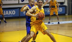 Split nakon loše predstave poražen u Mađarskoj, suci "zviždačkim koncertom" uništili utakmicu