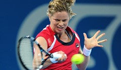 Clijsters se uzdiže, Schiavone maratonski