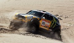 Peterhansel i  Despres i dalje vode