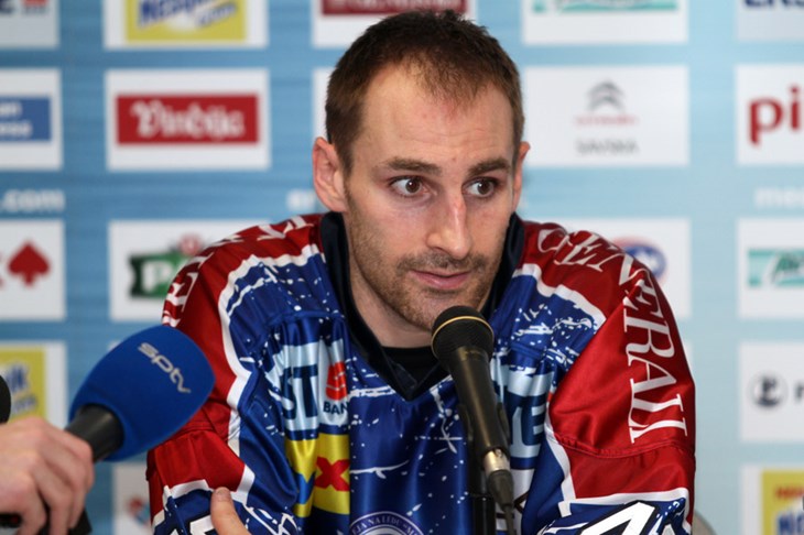 Day: "Iskoristili poklone"