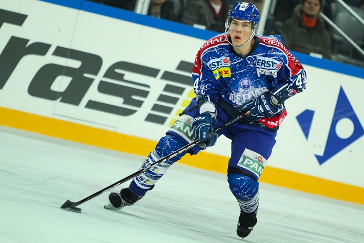 Waugh: "Pokušavamo previše 'šminkerski'"