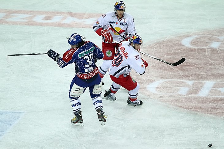 Lynch za slavlje Red Bulla protiv Medvjeda