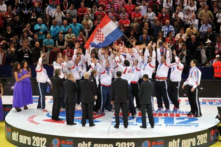 Hrvatska konstanta i srbijanski uljezi