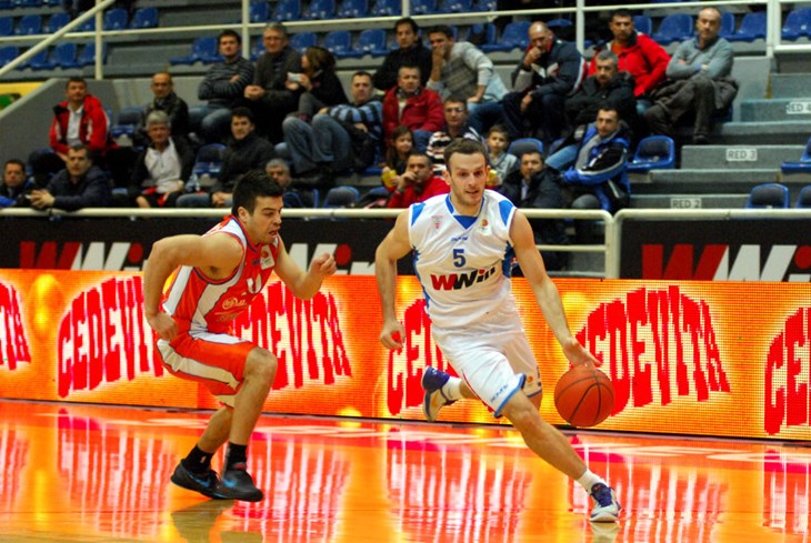 Autobus u snijegu i maksimalni Hrvati