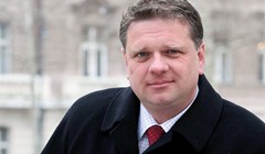 Da je on predsjednik…