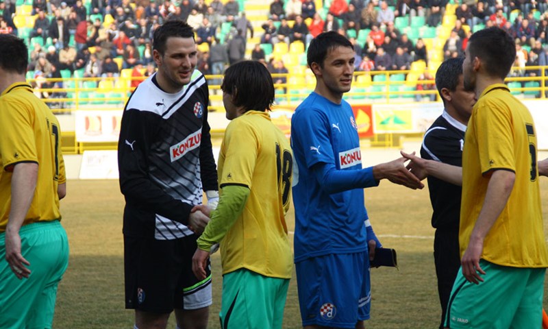 Splitu "gori", Istra opet vreba Dinamo