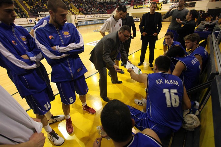 "Revija" pripala Alkaru