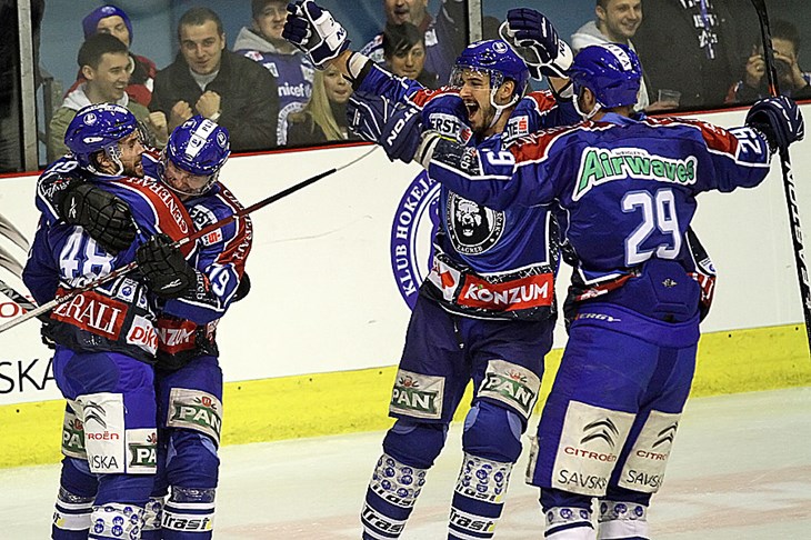 Anthony Yelovich novi napadač Medvjeda