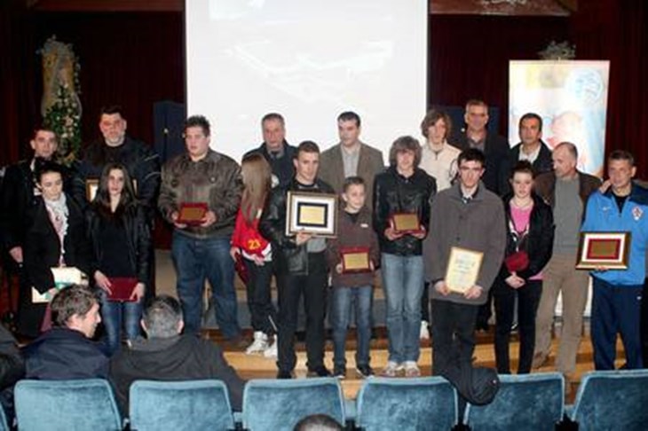 Grad Sinj nagradio sportaše