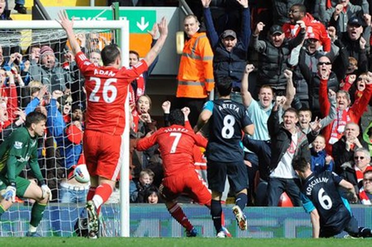 Van Persie režirao preokret na Anfieldu