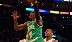 Video: Lakersi se namučili i svladali Boston