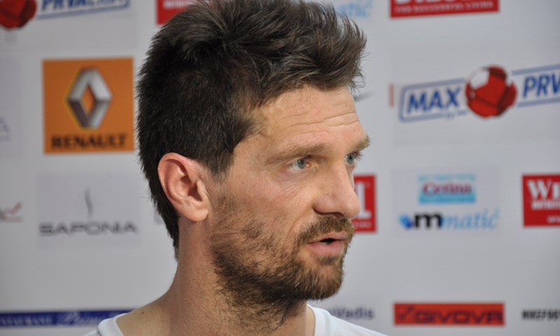 Davor Vugrinec prigodno dočekan na stadionu Leccea