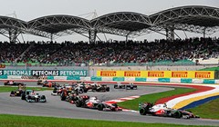 Alonso slavi, Perez blizu senzacije