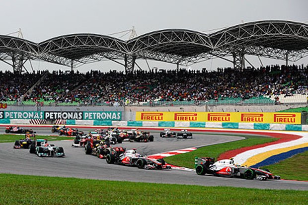 Alonso slavi, Perez blizu senzacije