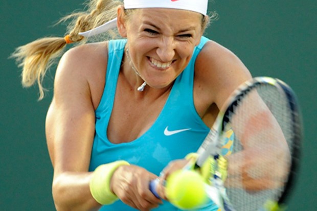 Azarenka jedva, Šarapova u dva