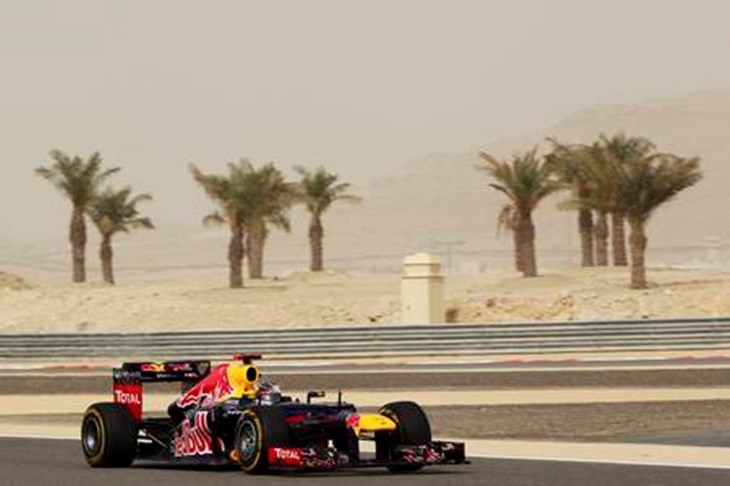 Pijesak, vrućine, vjetar i prosvjedi: Alonso traži reprizu, Red Bull iskupljenje
