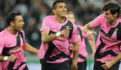 Video: Stara dama "razbila" Romu