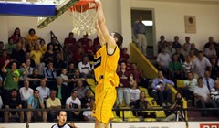 Splitska mladost proslavila pobjedu u Slavonskom Brodu