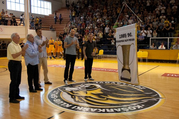 Gripe i Cibona nepobjedivi, Zadrove slovenske muke