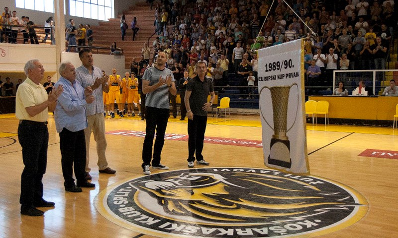 Gripe i Cibona nepobjedivi, Zadrove slovenske muke