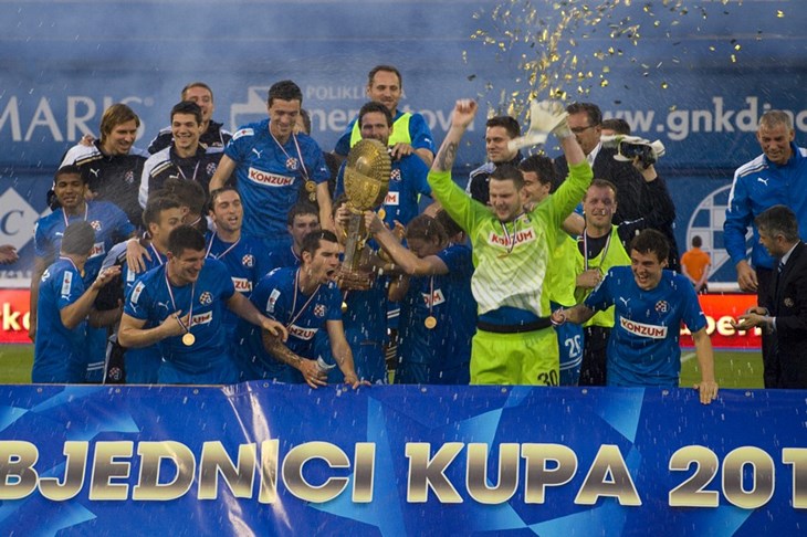 Video: Na Maksimiru ponovno "ukazanje" Svetog Ivana