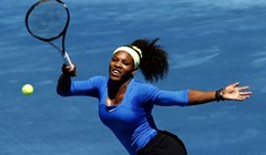 Serena Williams osvetila se Wozniacki, Hradecká nastavila niz