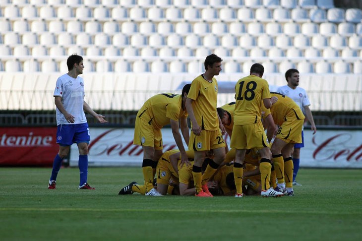 Lokomotiva slavila na Poljudu za povijesni četvrti poraz Hajduka u nizu