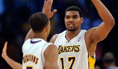 Gasol i Bynum pozitivno reagirali na kritike i odveli Lakerse do dvoboja s Thunderom