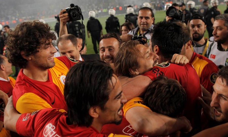Kelić sa Slovanom prvak Češke, Galatasaray kroz derbi do naslova