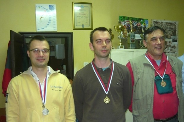 Šahisti Marko Filipović i Nikola Predrag na pobjedničkom postolju u Beogradu