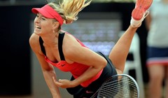 Serena otkazala polufinalni nastup, Šarapova protiv Li za obranu naslova