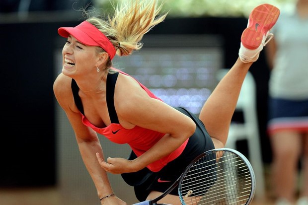 Serena otkazala polufinalni nastup, Šarapova protiv Li za obranu naslova