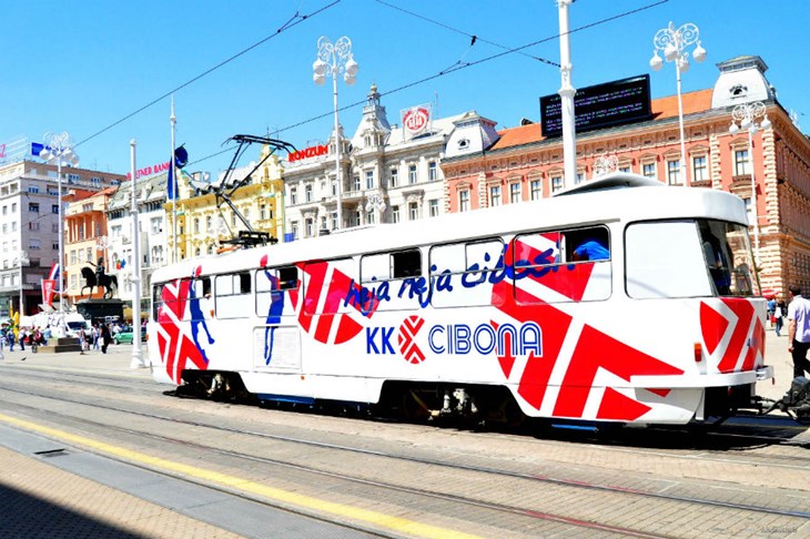 Cibosi dobili tramvaj i postali kumovi