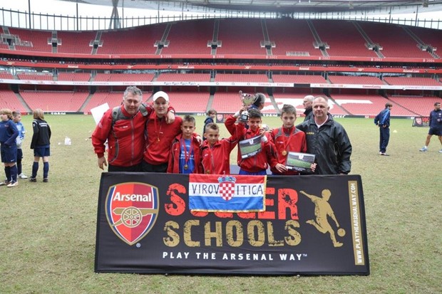 Talentirani Slavonci zapalili Emirates i postali svjetski prvaci