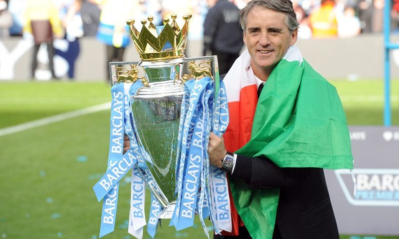 Mancini: "Lakše ćemo dovesti Van Persieja nego Cavanija"