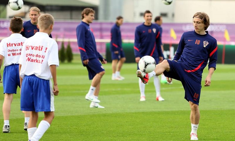 Rakitić: "Presretni smo dobrodošlicom, a sada je na nama da budemo dobri na terenu"