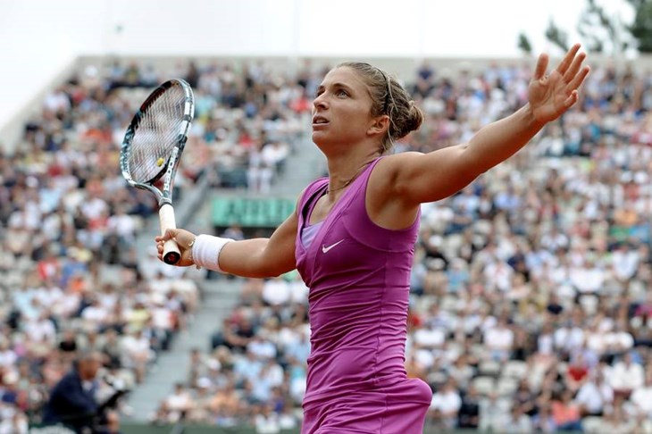 Sara Errani porazila Samanthu Stosur za svoje prvo Grand Slam finale