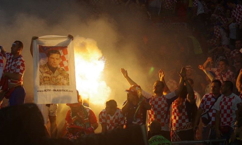 UEFA u petak odlučuje o eventualnoj kazni HNS-u zbog nedjeljne bakljade u Poznanu