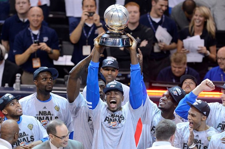 Ibaka: "LeBron ne može čuvati Duranta", James: "Ne zanima me Ibaka"