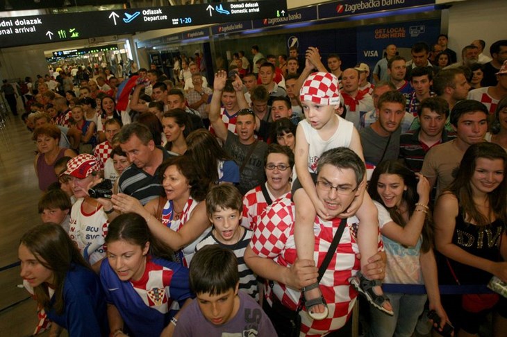 Navijači na Plesu ovacijama dočekali Bilića i igrače