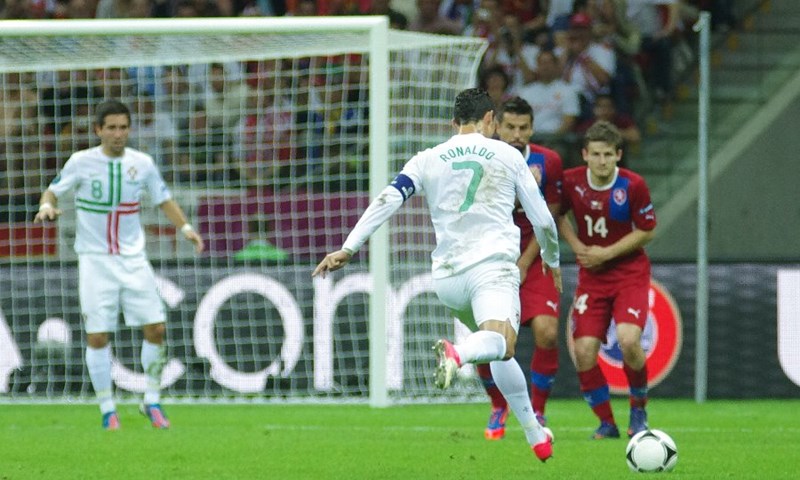 Video: Engleski amater realizirao slobodni udarac poput Cristiana Ronalda