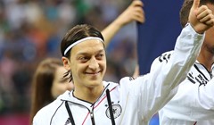 Mesut Özil i službeno potpisao za Arsenal: "Hvala navijačima, okrećem se novoj sredini"